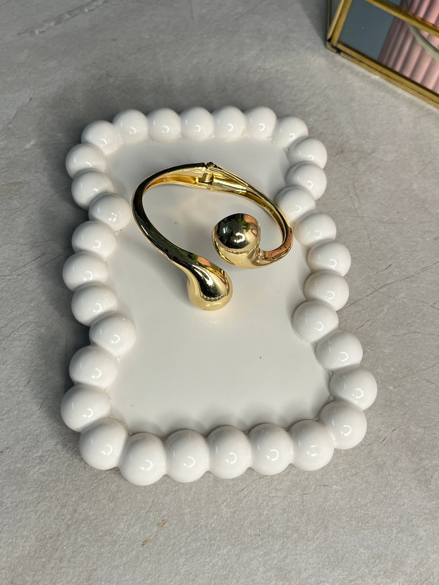 Nooré Eterna™ – Timeless Glow Anti-Tarnish Hand Cuff